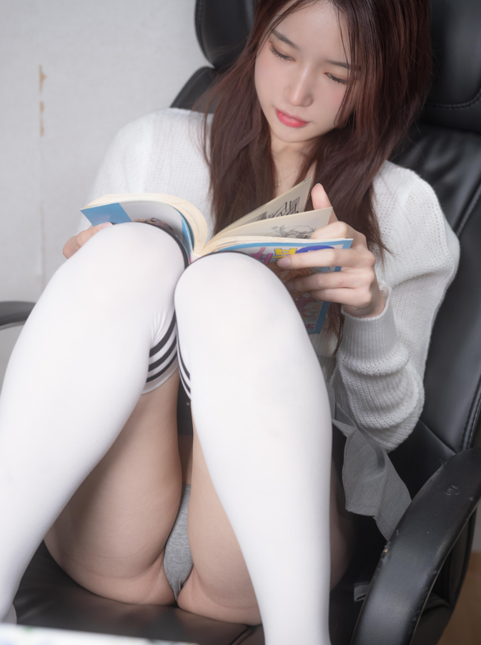 Pure Media Vol.273 Yeha (예하) – Dreaming with library girl