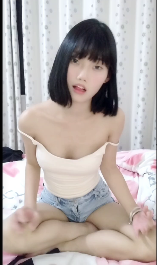 极品尤物短发美少女！脱下背心白嫩美乳，翘起屁股紧致嫩穴734m