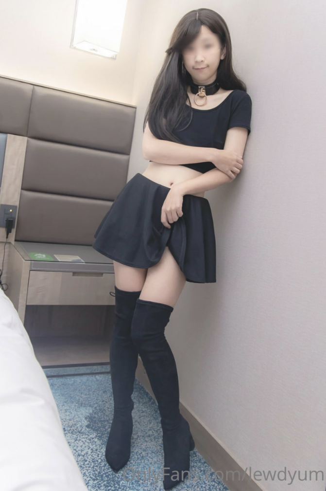 Onlyfans极品萝莉lewdyumi 付费解锁不雅自拍被玩到淫水都能拉丝【62p 1v 1.26g】