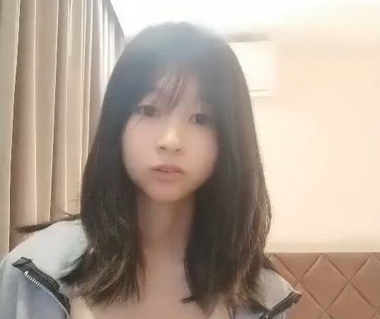 渣男PUA青春美少女-刚读大一-就被调教的下海果聊赚钱养男友-一脸稚嫩很听话【1v 1.33g】