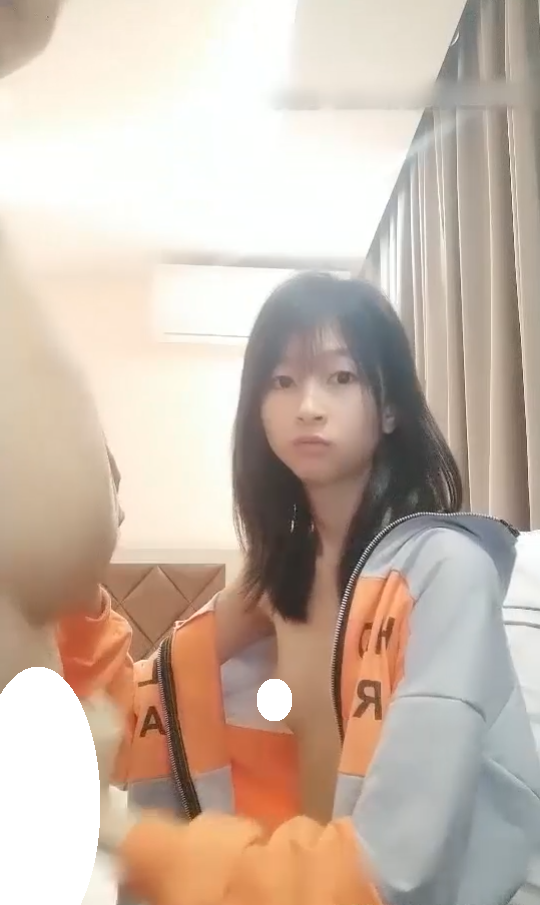 渣男PUA青春美少女-刚读大一-就被调教的下海果聊赚钱养男友-一脸稚嫩很听话【1v 1.33g】