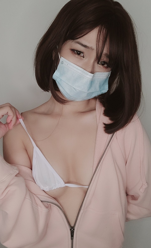 Onlyfans 极品粉嫩coser liabear20