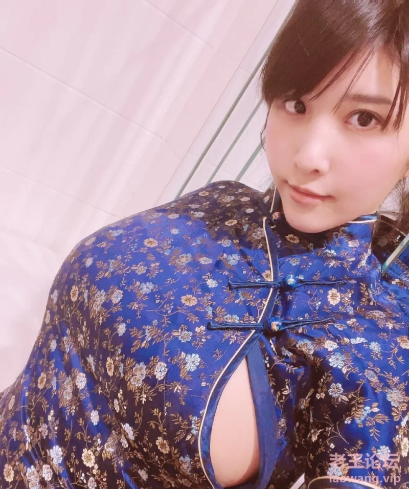 露脸才是王道！OnlyFans极品巨乳女神《yuzuto》私拍，女人味 [22v-1.5GB]