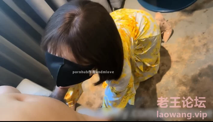 气质尤物御姐女神极品少妇人妻穿上网红战袍偷情沙发上翘起翘臀求大鸡巴操反差 [1V-1.11GB]