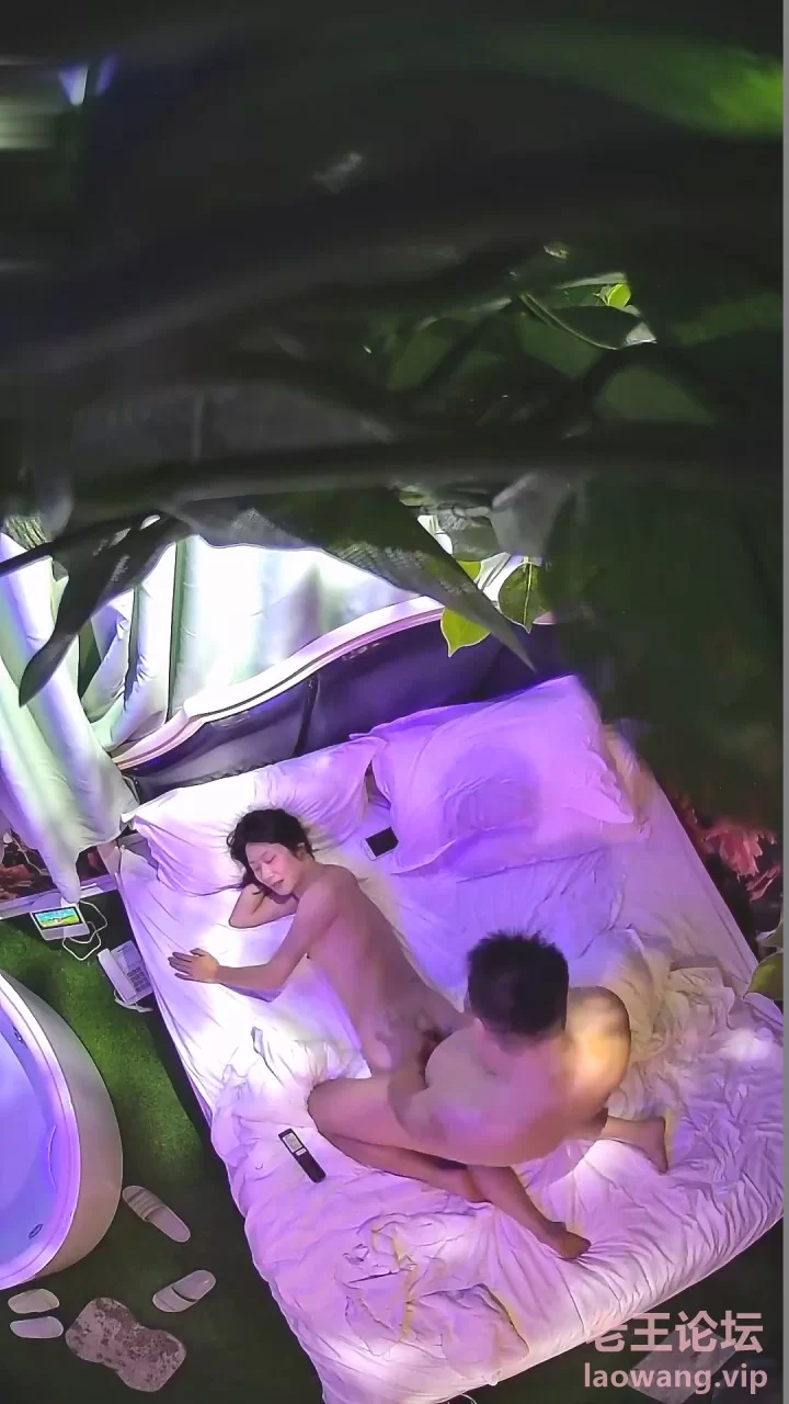 盜錄蜂腰巨乳美少婦與上司互舔攻守兼備無套內射等[7.5G21VBT] [21V-7.5GB]