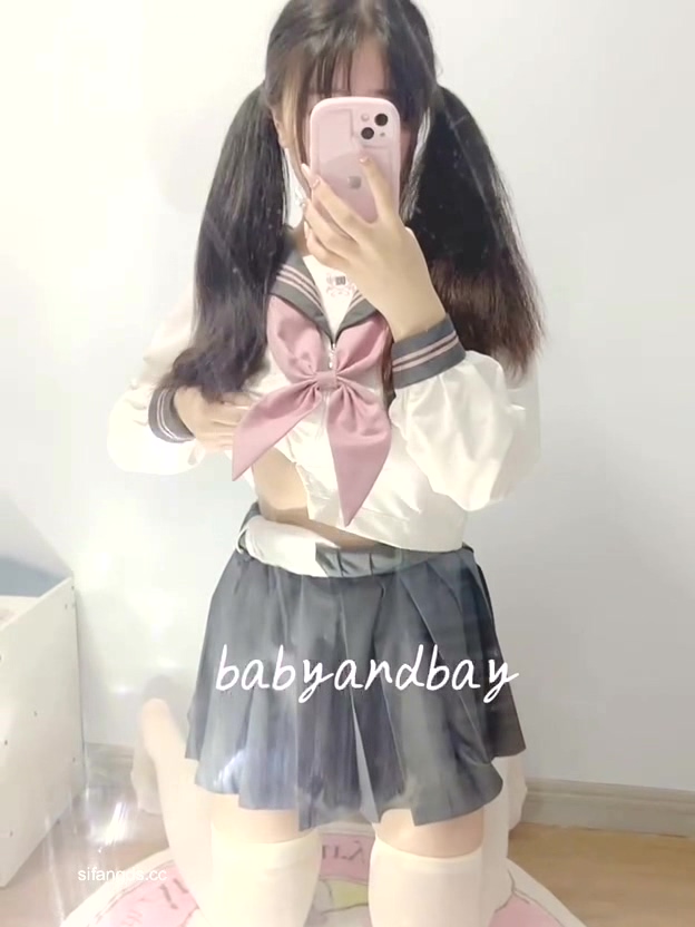 babyandbay – 10月有钱人的泄欲小母狗 [54V 1.35GB]