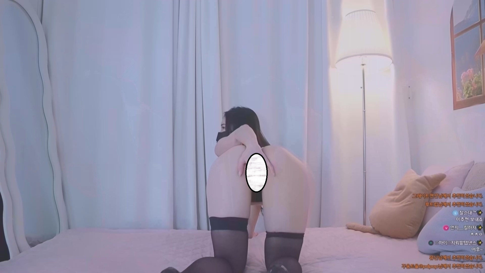 qwas33의 관능적인 포즈