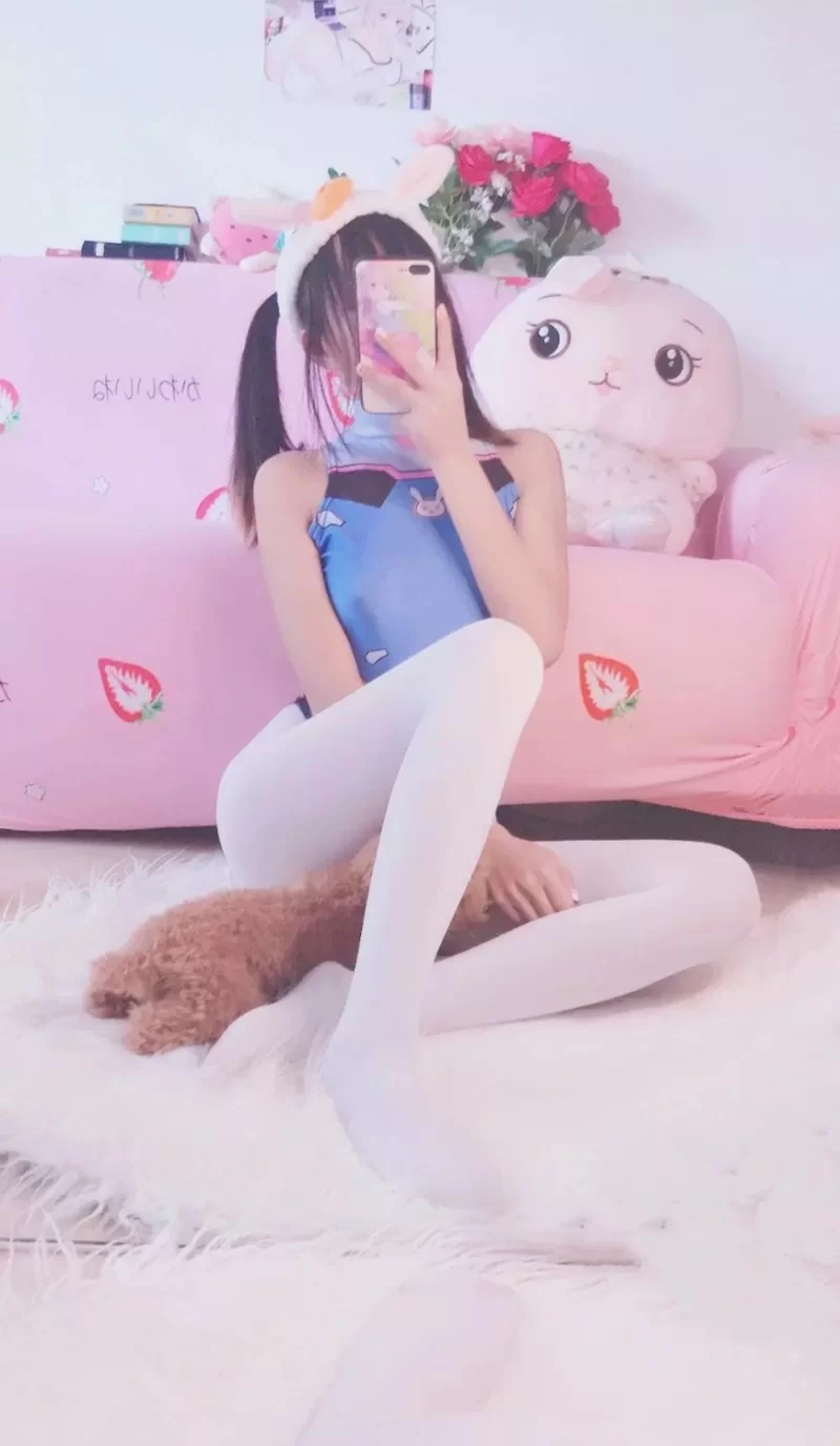 小仙云小仙云儿 embodying beauty and allure