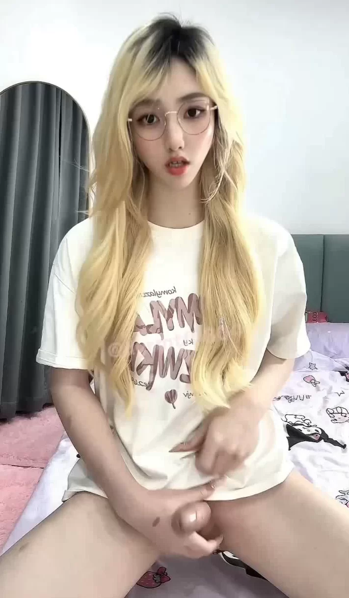 广州超高颜值TS语柔付费VIP福利 [20V-3.44GB]