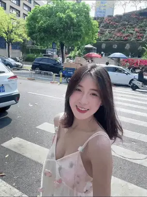抖音福利 超多粉丝美女 苗条纹身妹子 侯飞飞 性爱XO揉奶 [27V-1.13GB]