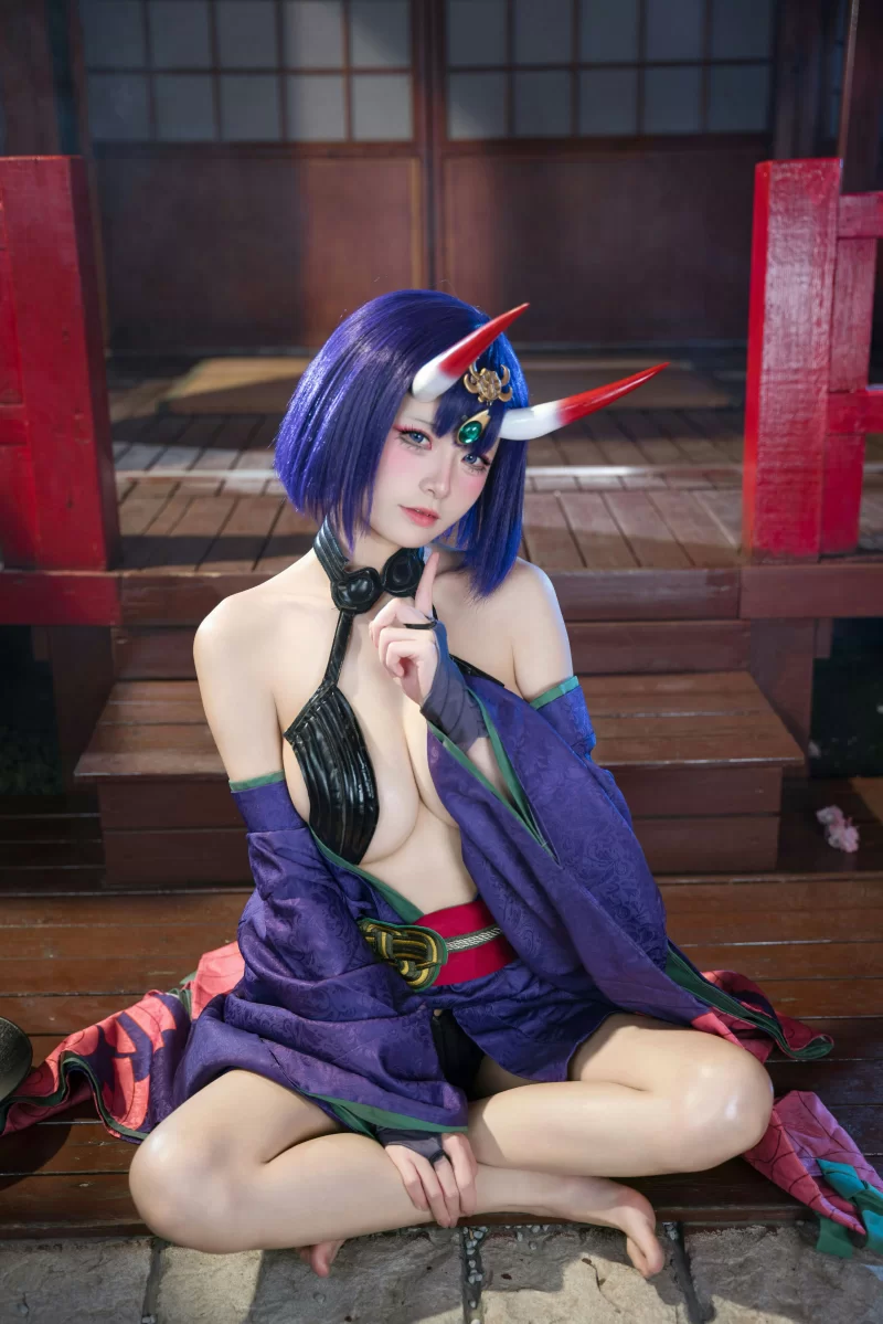 她的身體彷彿一件誘惑