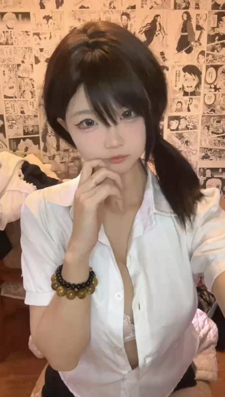 销魂的笑容 掩饰着 狂野