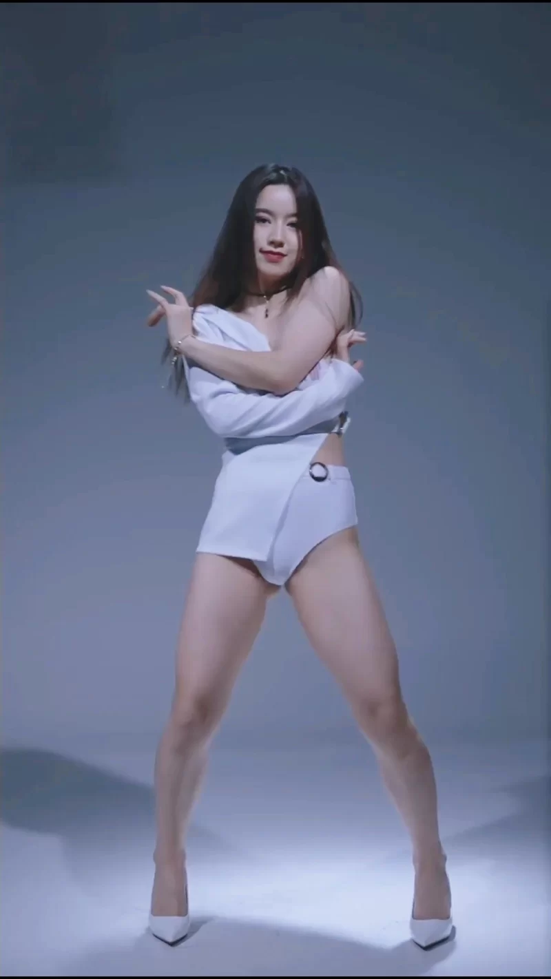 重磅绝版舞团《SPOP舞团》玛莎(优莉) 第一期动感舞蹈[14V-5.28GB] | 精选Porn