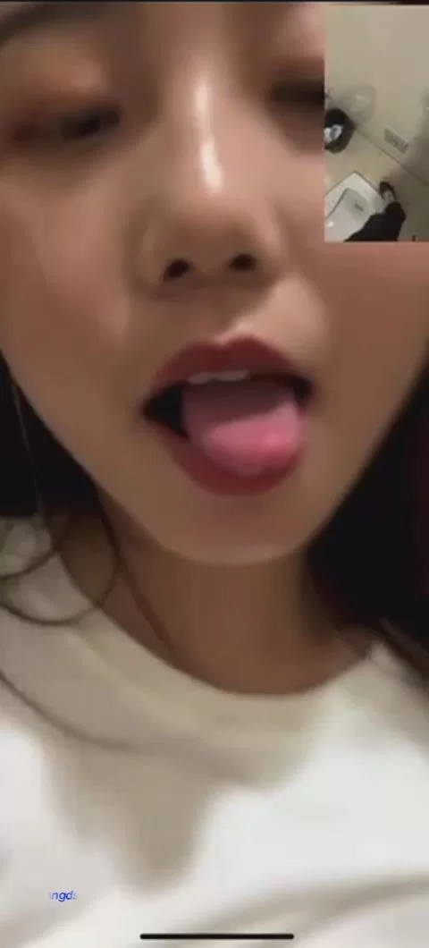 精选一对一美女打飞机视频12 [45V-9.5g]
