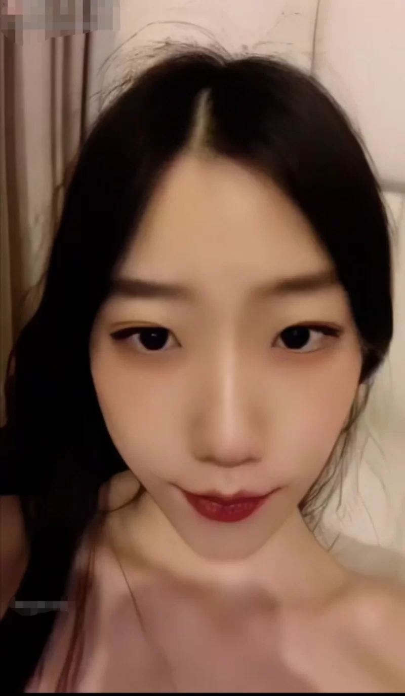 极品身材宅男女神《八月未央》高端定制流出～脸穴同款自慰高潮，白浆四溢[11V-2.31GB] | 精选Porn