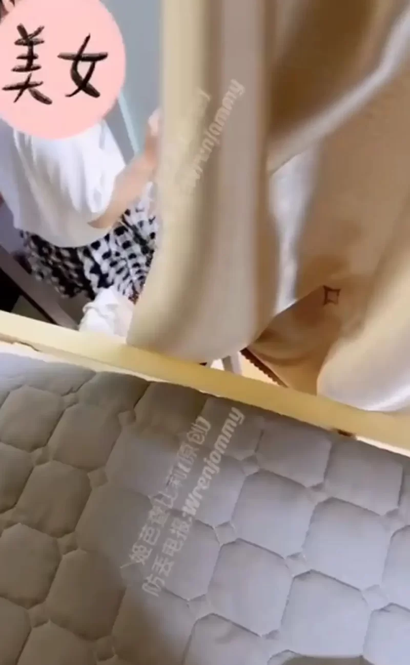 ⭐优-全-帮搬✓极品骚鸡-姬芭查比莉-付费长片舍友眼皮底[2V-70MB] | 精选Porn