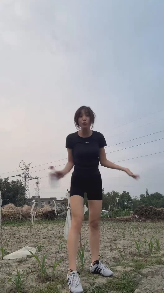 抖音美腿直播（此意寄昭昭）14不漏 纯素 [3v-1.73g]