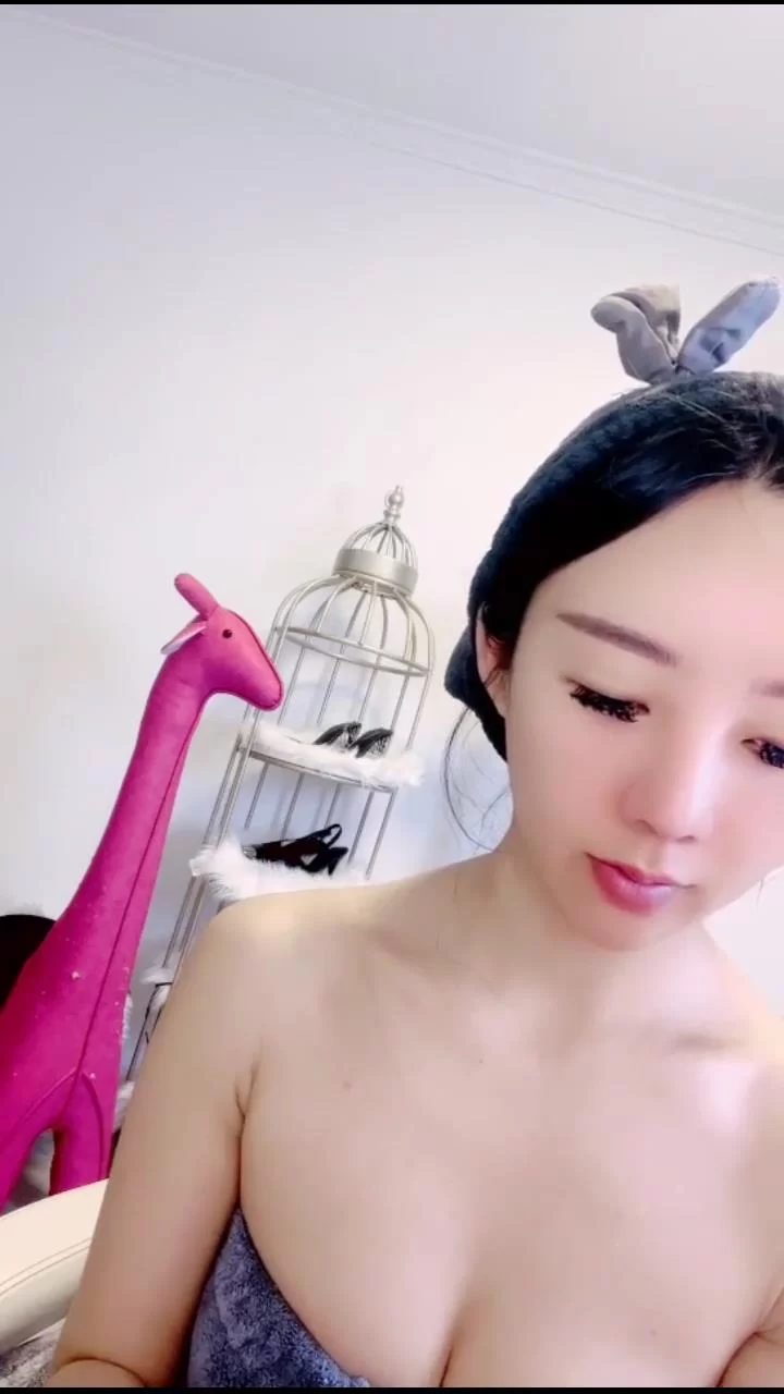 小野紗里奈 迷人的眼神