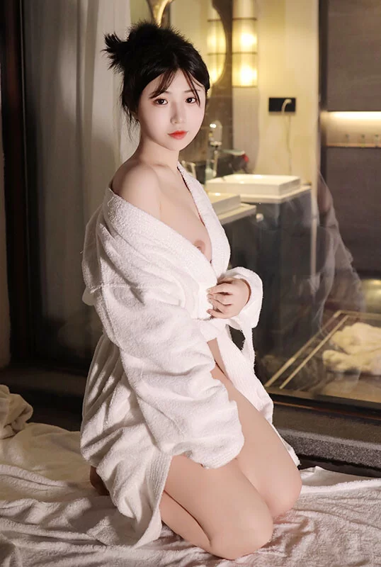 极品高颜值露脸美少女 清纯气质青葱校园学妹 趴床上翘起 [2-1248MB]