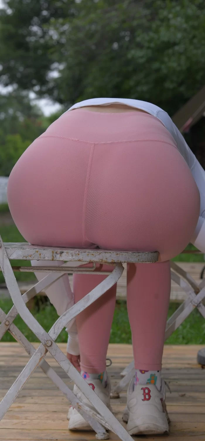 ToyotuBack's alluring look