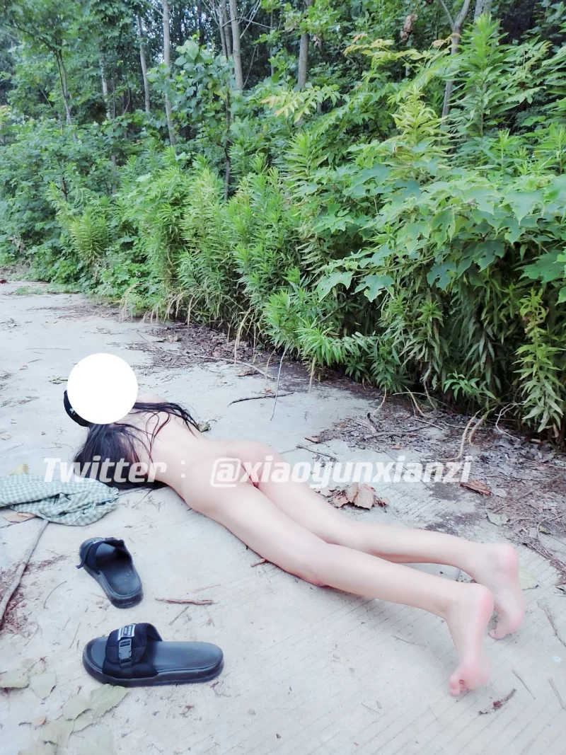 喜欢人前露出勾引陌生人，可盐可甜福利姬《小韵仙子》完整视图，公园露出[1-2.15g] | 精选Porn